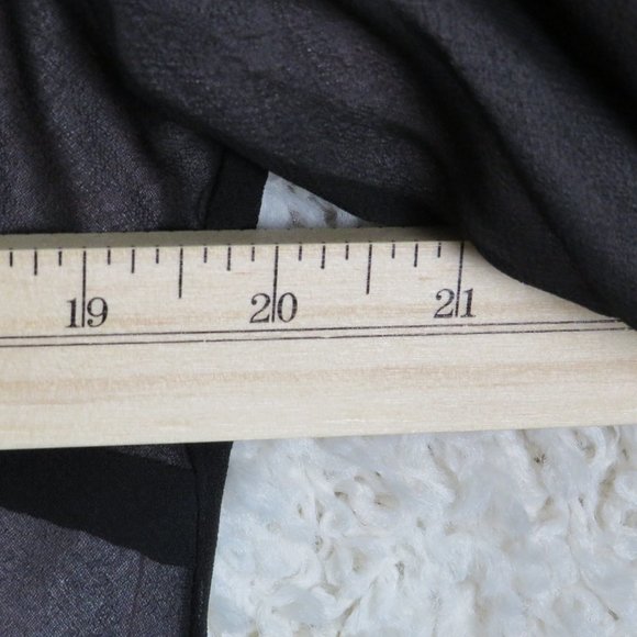 Carlie's Court* Women's Long Sleeve V-Neck Blouse Size XL~ Black‎ & Pink - Picture 8 of 10